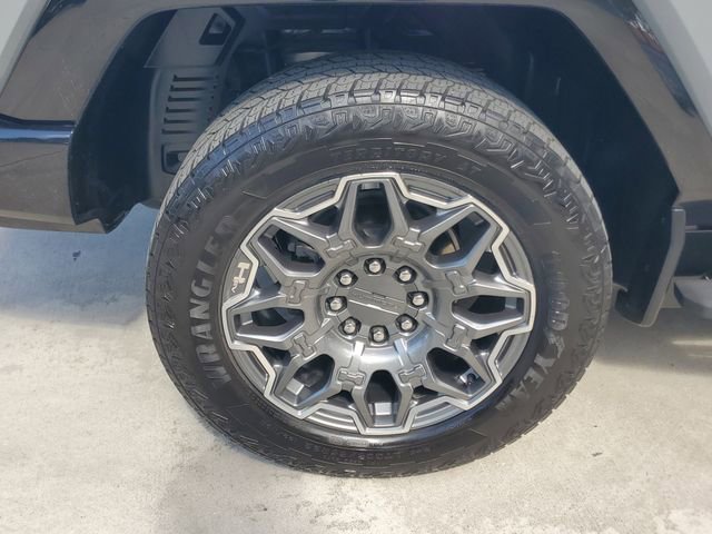 Used 2024 GMC Hummer EV 3X AWD/4WD image 9