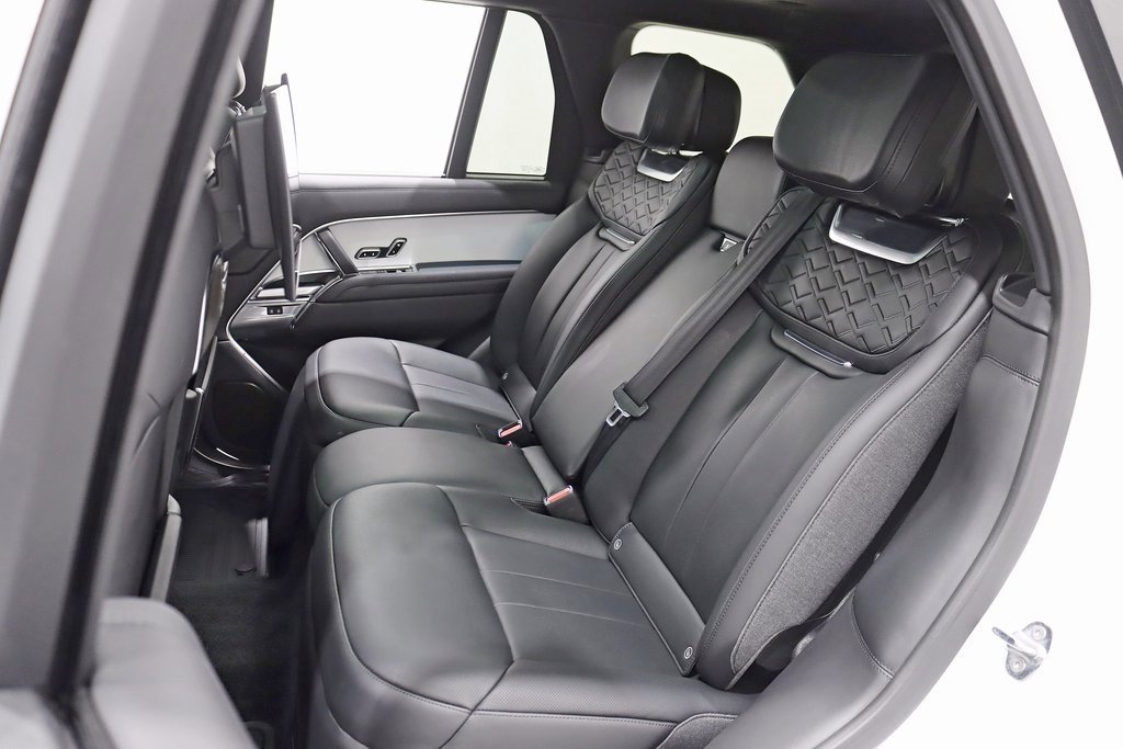 Used 2024 Land Rover Range Rover SV image 32