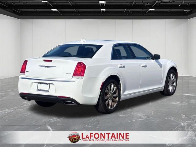 Used 2019 Chrysler 300 Touring L w/ Quick Order Package 22F image 5