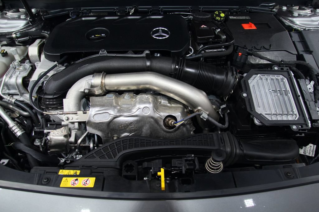 Certified 2025 Mercedes-Benz CLA 250 4MATIC image 32
