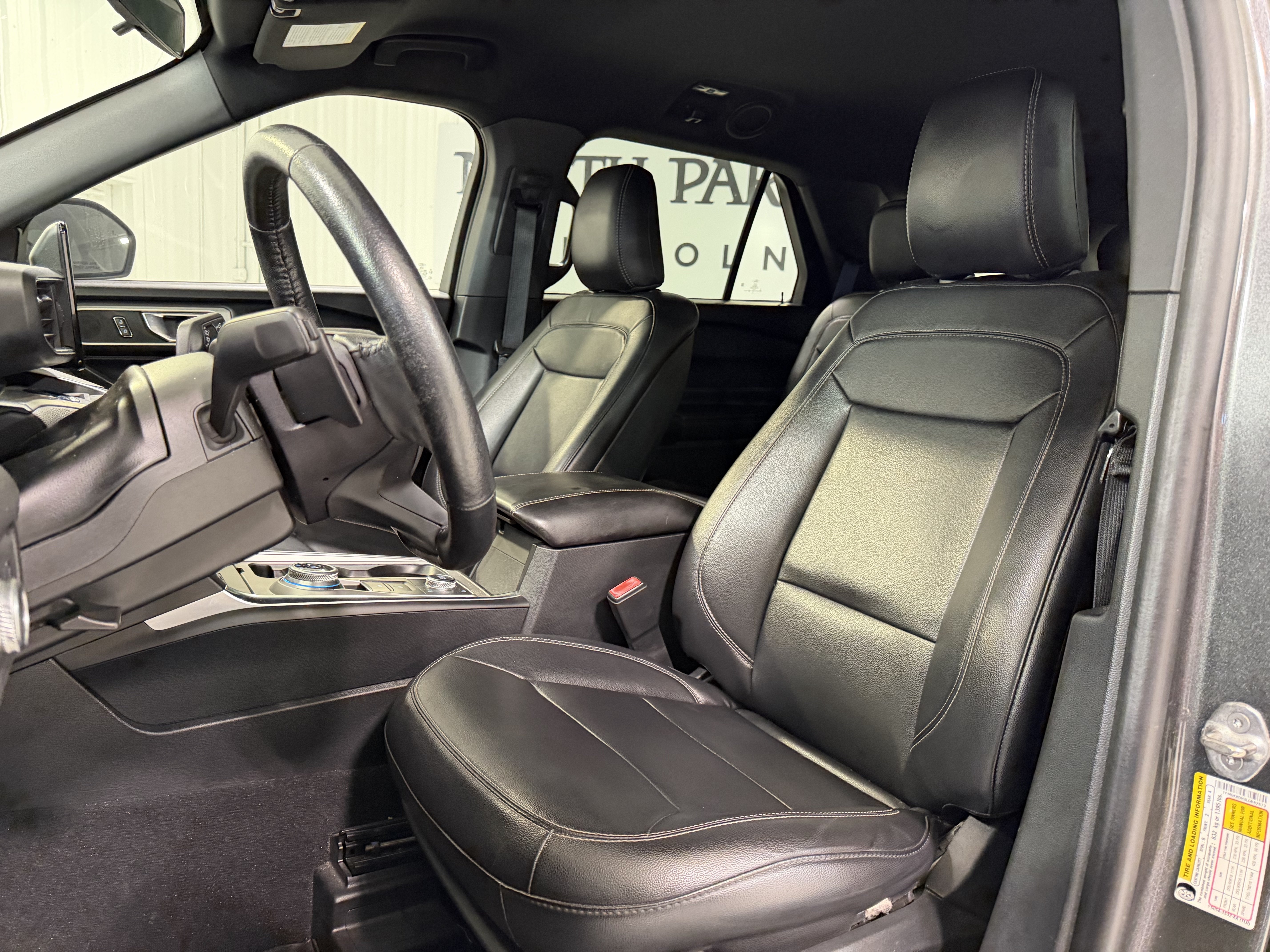 Used 2020 Ford Explorer XLT w/ Equipment Group 202A AWD/4WD image 9