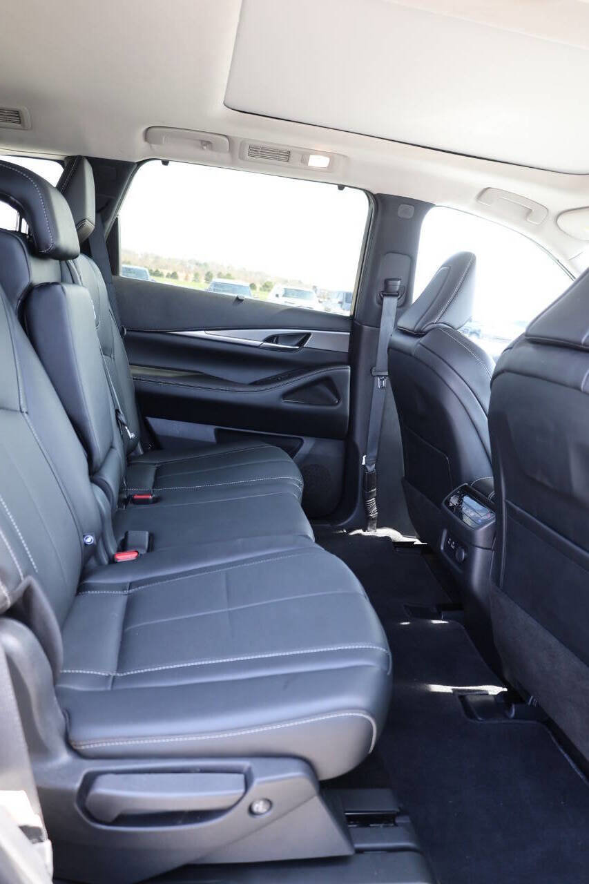 Used 2024 INFINITI QX60 Luxe image 16