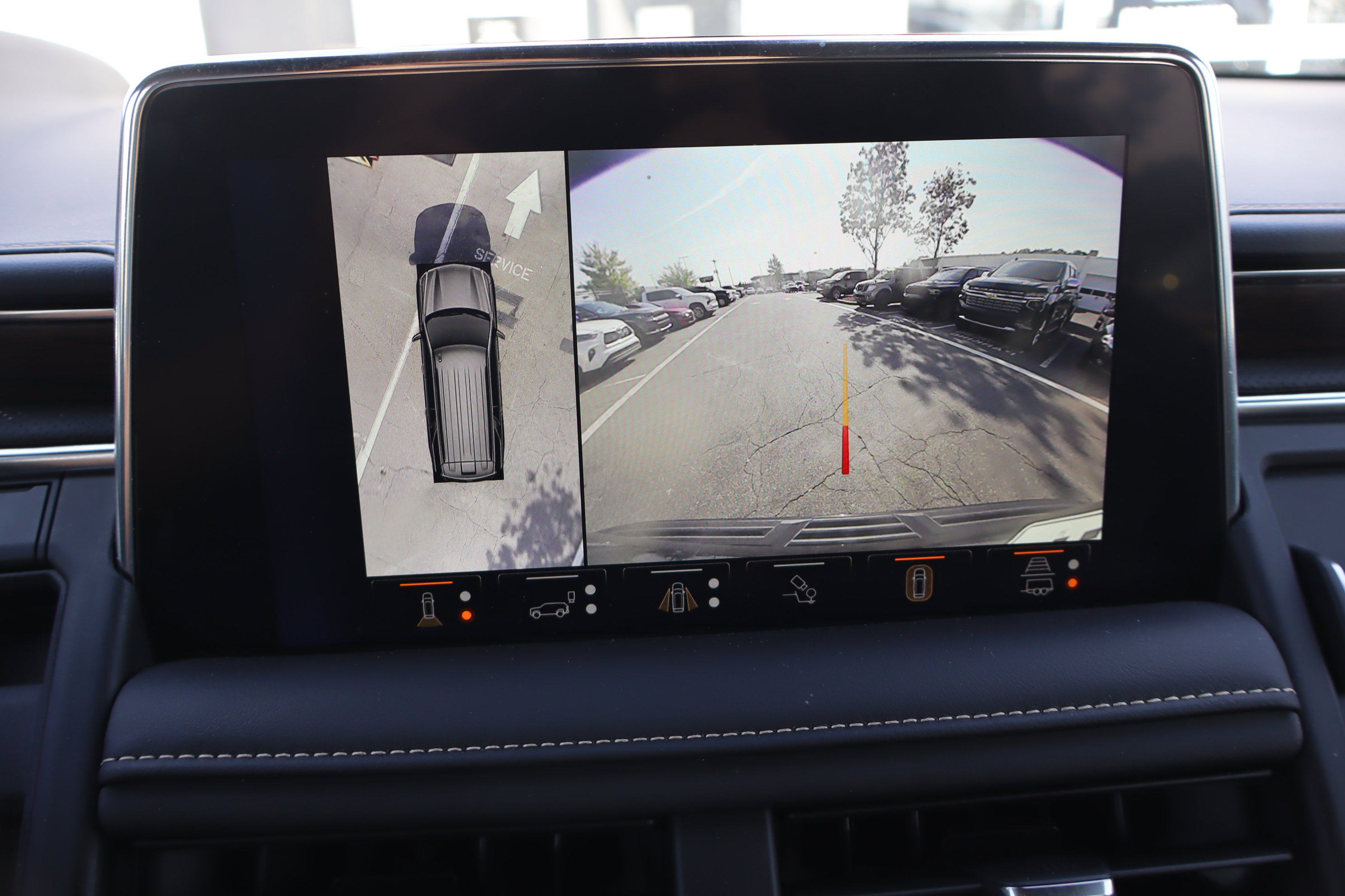 Certified 2024 Chevrolet Suburban Premier w/ Advanced Technology Package image 29