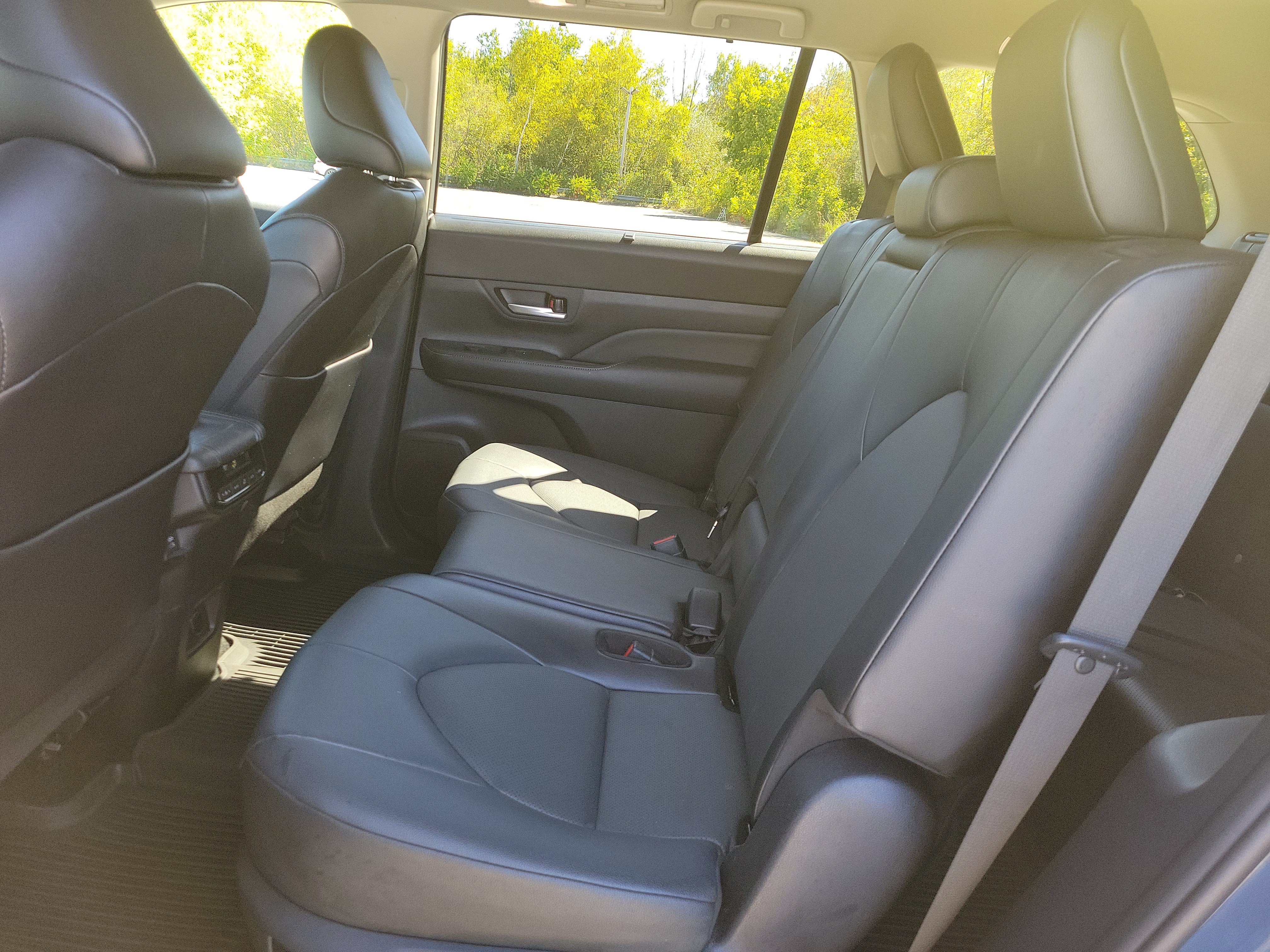 Used 2025 Toyota Grand Highlander AWD Hybrid image 16