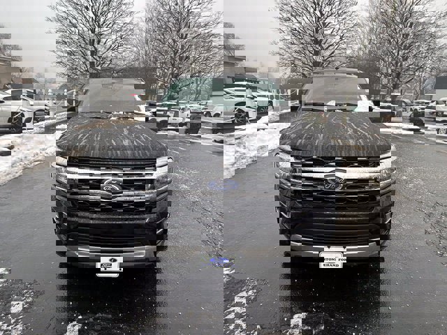 Used 2024 Ford Expedition Limited image 2