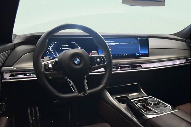 Used 2023 BMW 760i xDrive AWD/4WD image 23