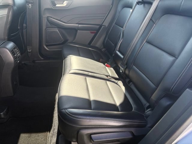 Used 2023 Ford Escape Platinum AWD/4WD image 11