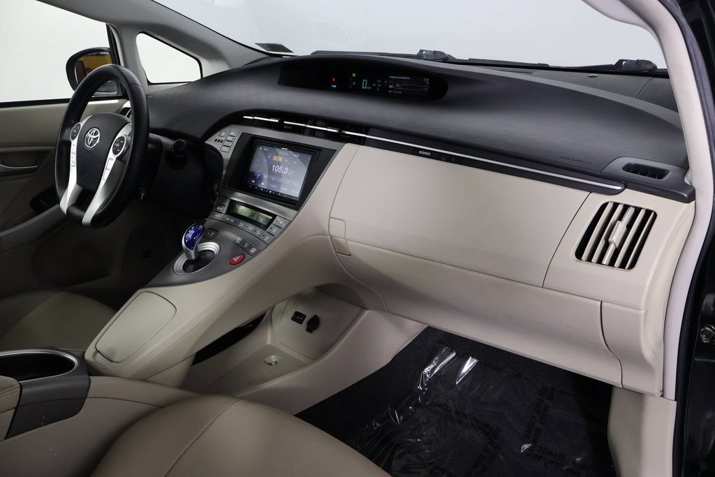 Used 2013 Toyota Prius Five FWD image 9