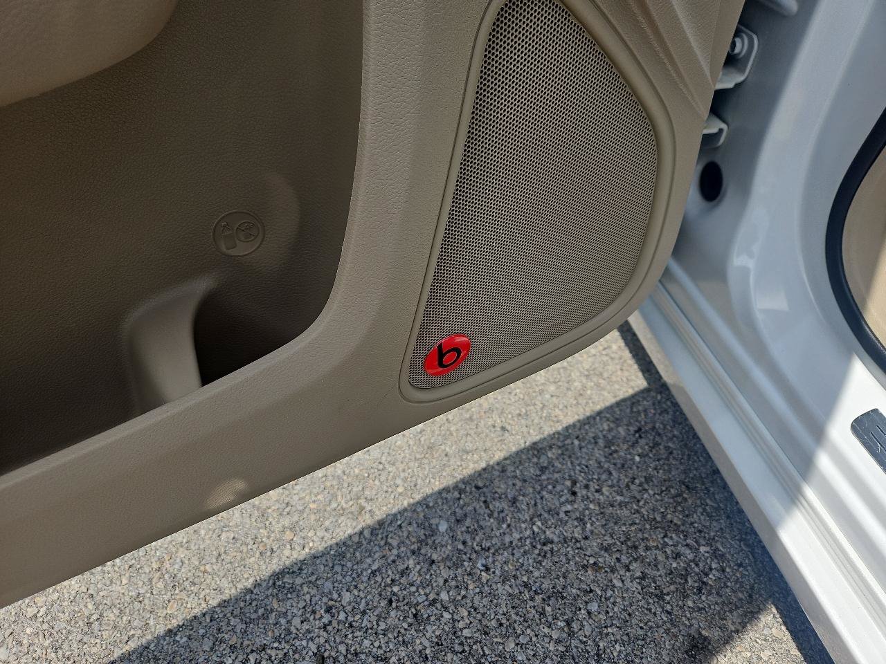 Used 2014 Chrysler 300 C w/ Beats Audio Group AWD/4WD image 17