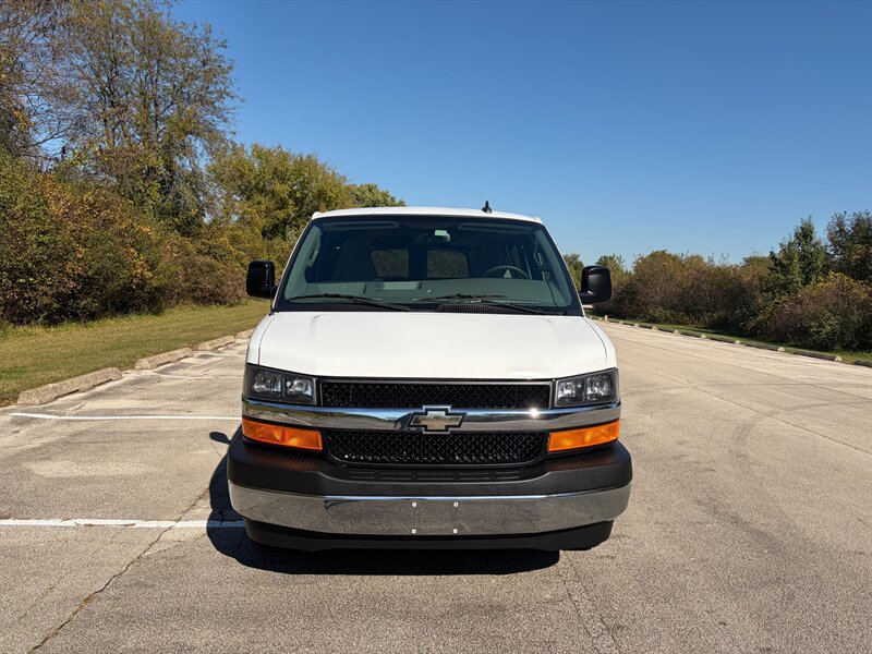 Used 2017 Chevrolet Express 3500 LT w/ LT Preferred Equipment Group RWD image 8