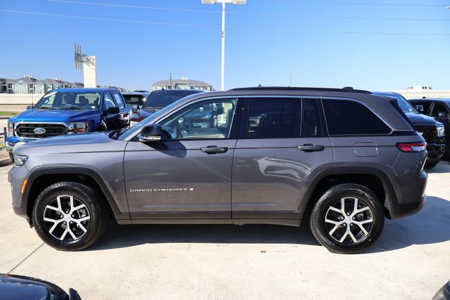 Used 2024 Jeep Grand Cherokee Limited image 4