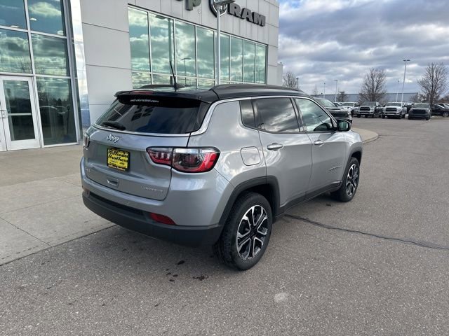 Used 2024 Jeep Compass Limited image 5