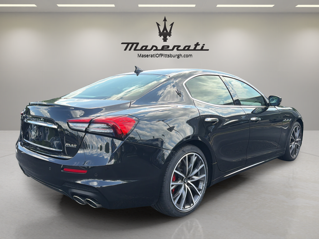 Used 2023 Maserati Ghibli Modena Q4 AWD/4WD image 5