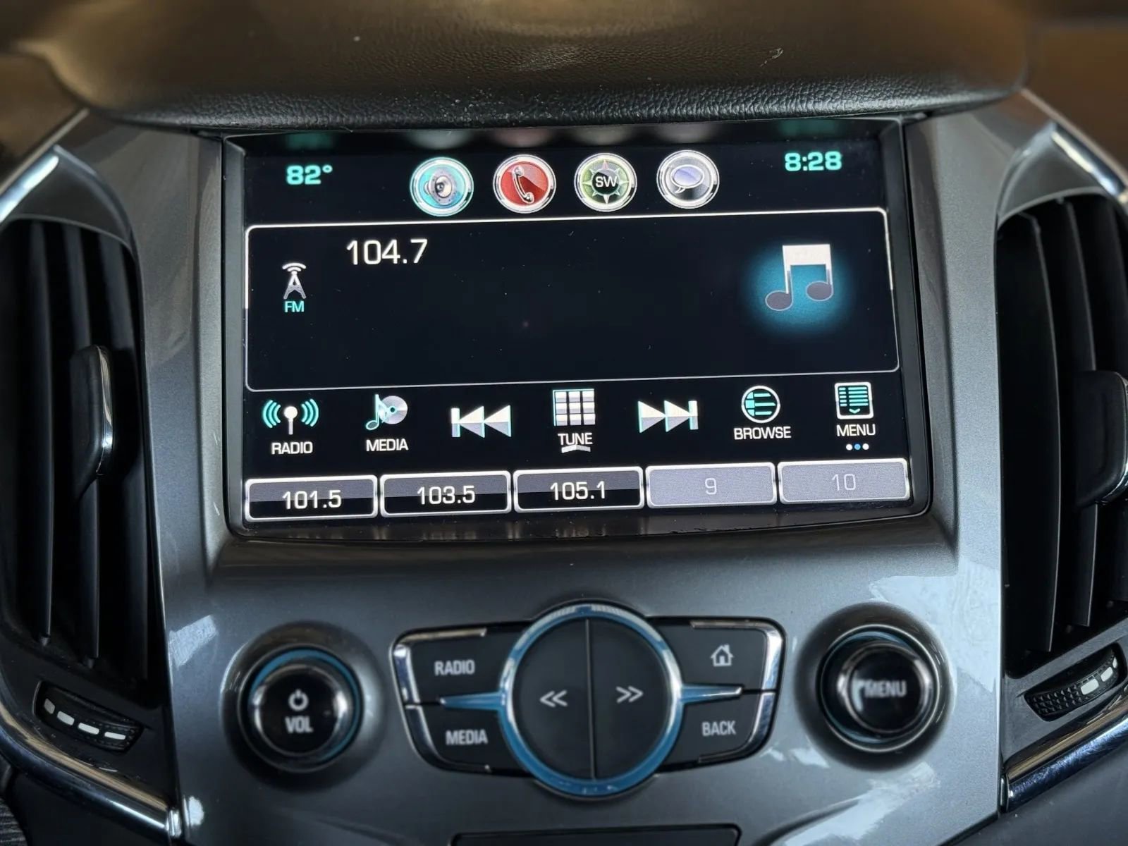 Used 2017 Chevrolet Cruze LT w/ Sun And Sound Package image 28