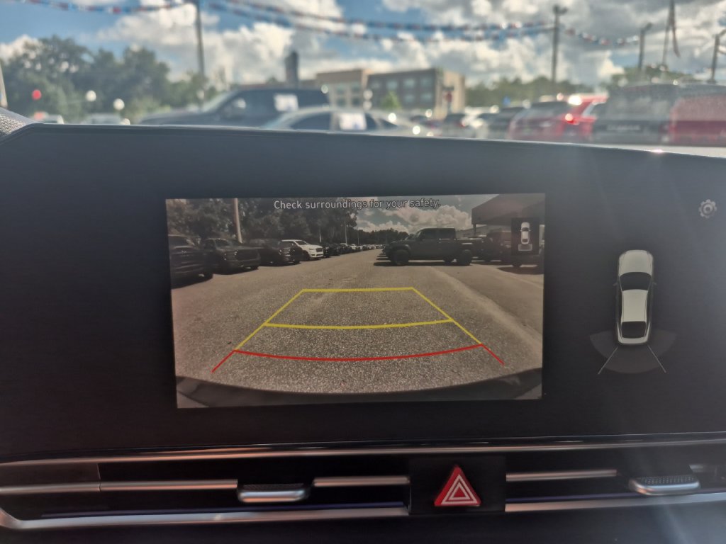 Used 2022 Hyundai Elantra Limited FWD image 23