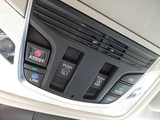 Used 2024 Acura RDX w/ Technology Package AWD/4WD image 25