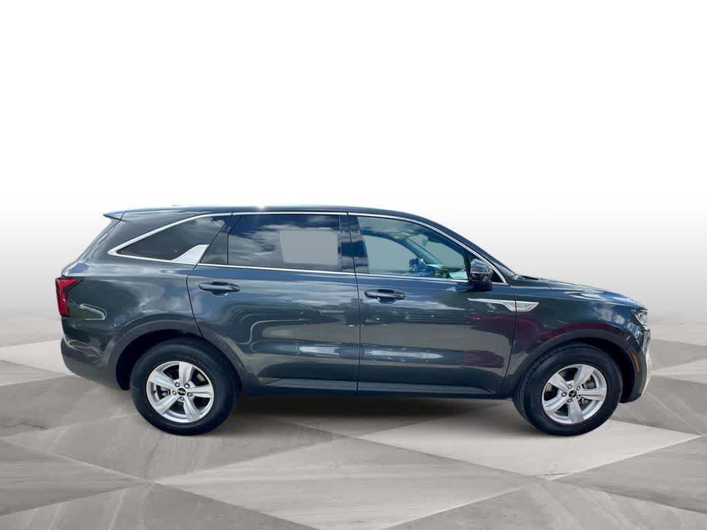 Certified 2023 Kia Sorento LX FWD image 9