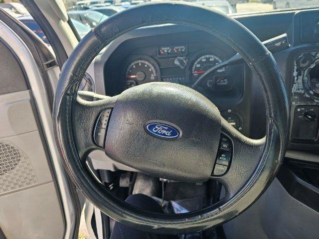Used 2017 Ford E-450 and Econoline 450 Super Duty w/ Power Windows & Locks Group RWD image 11