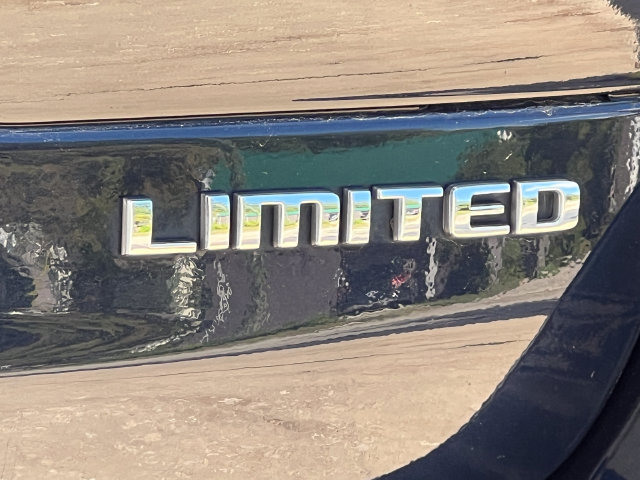 Used 2023 Jeep Grand Cherokee L Limited w/ Trailer Tow Group (B) AWD/4WD image 11