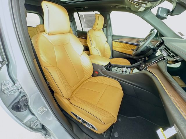 New 2025 Jeep Grand Cherokee Summit w/ Obsidian Package image 33