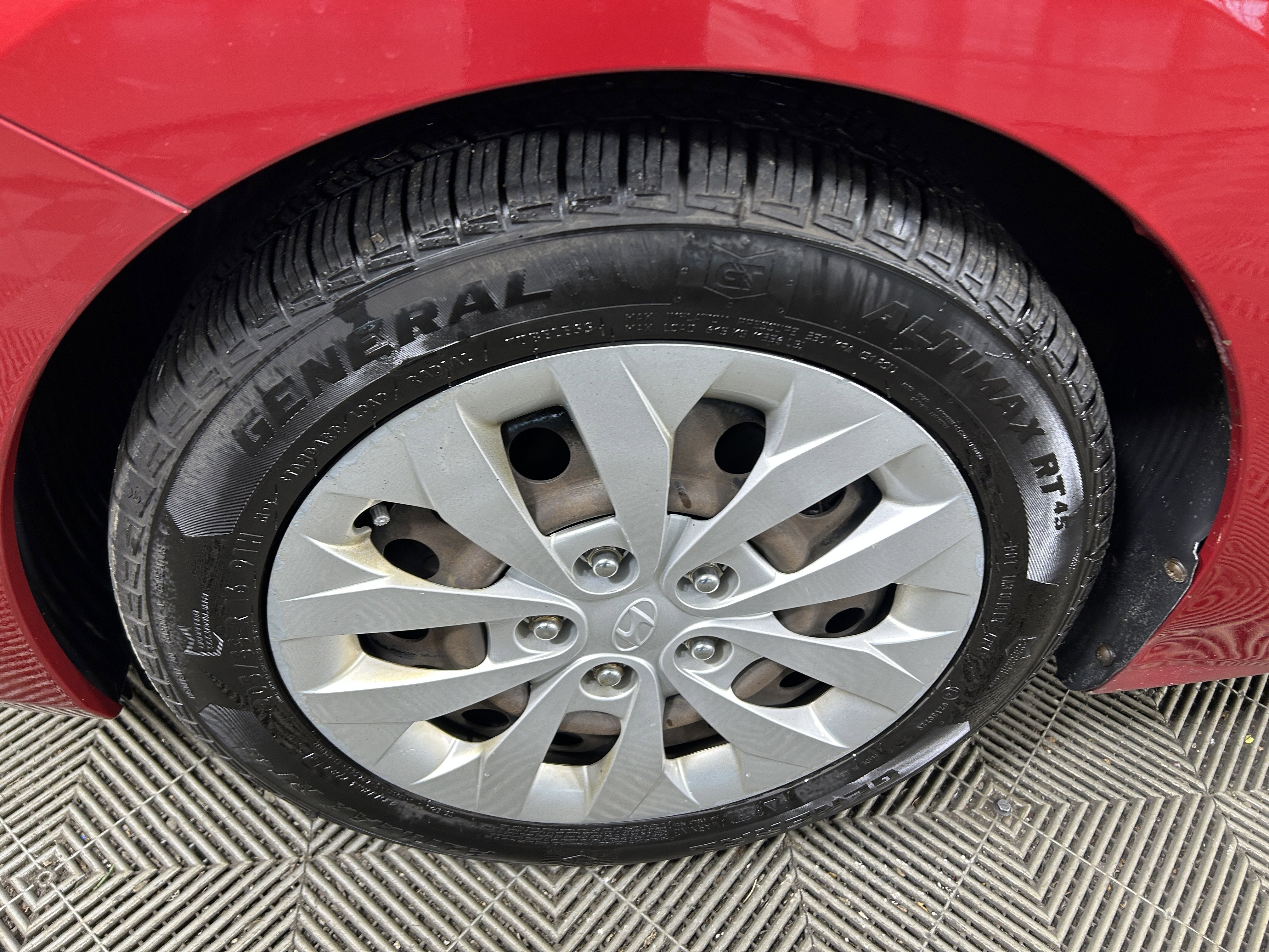 Used 2016 Hyundai Elantra GT image 9