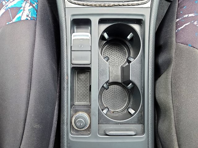 Used 2016 Volkswagen e-Golf SE w/ DC Fast Charging Package FWD image 19
