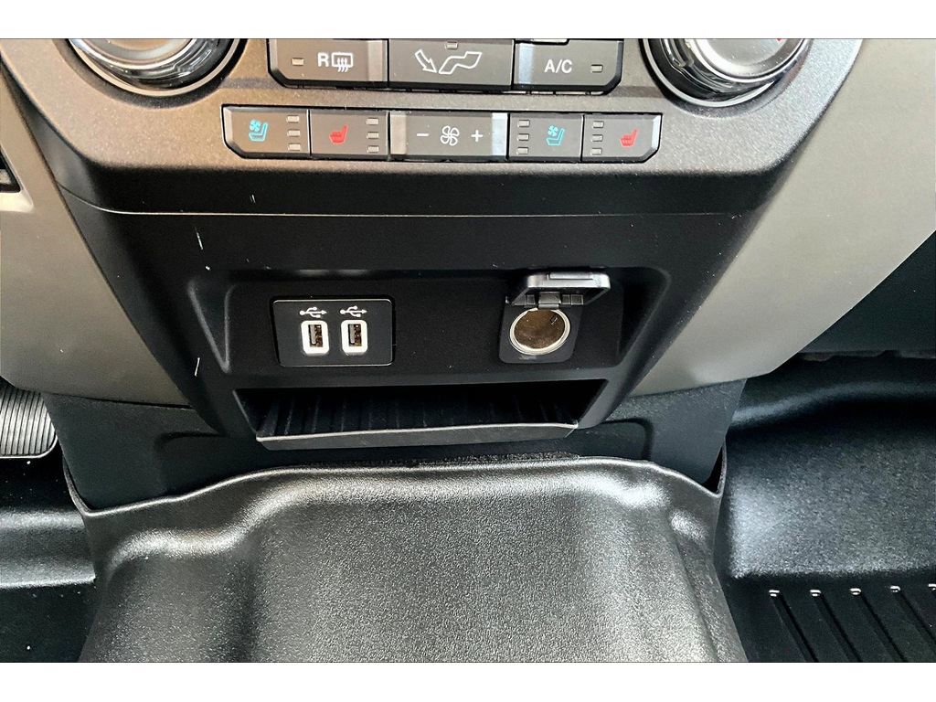 Used 2020 Ford F150 Lariat w/ Trailer Tow Package image 16