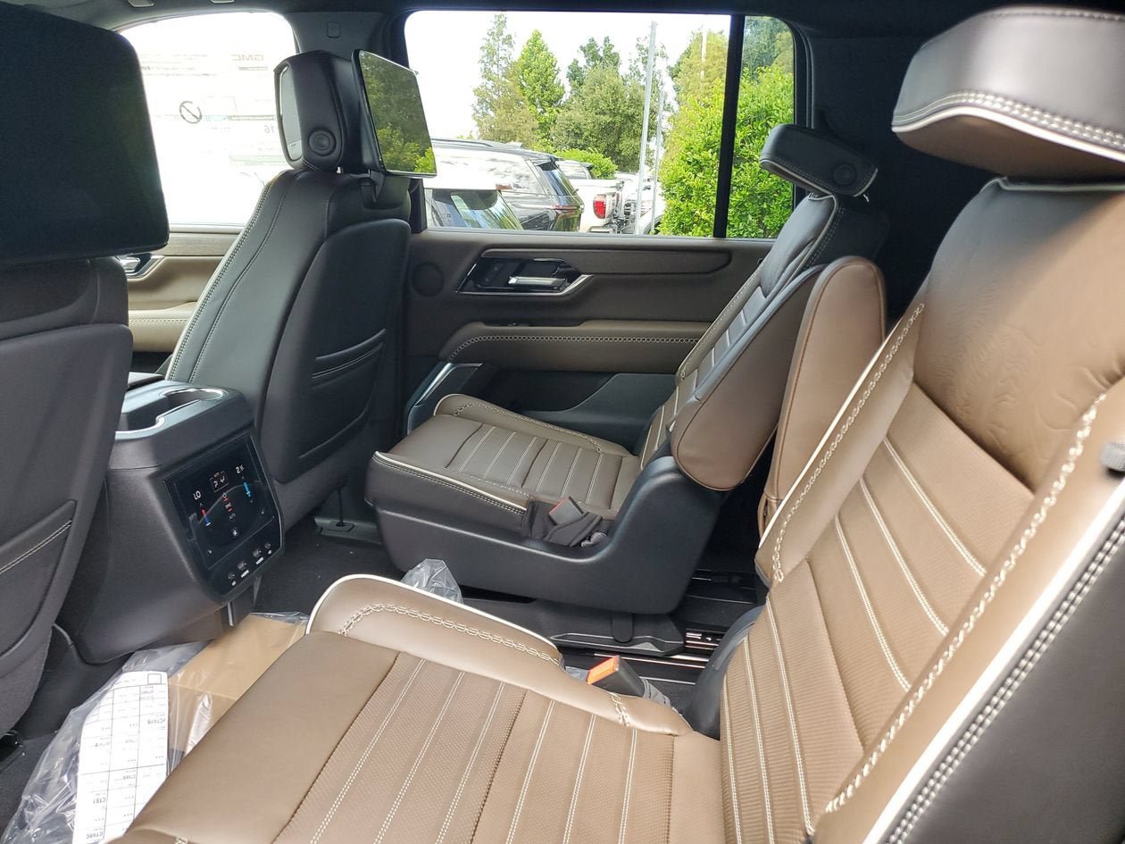 New 2026 GMC Yukon XL Denali Ultimate AWD/4WD image 11