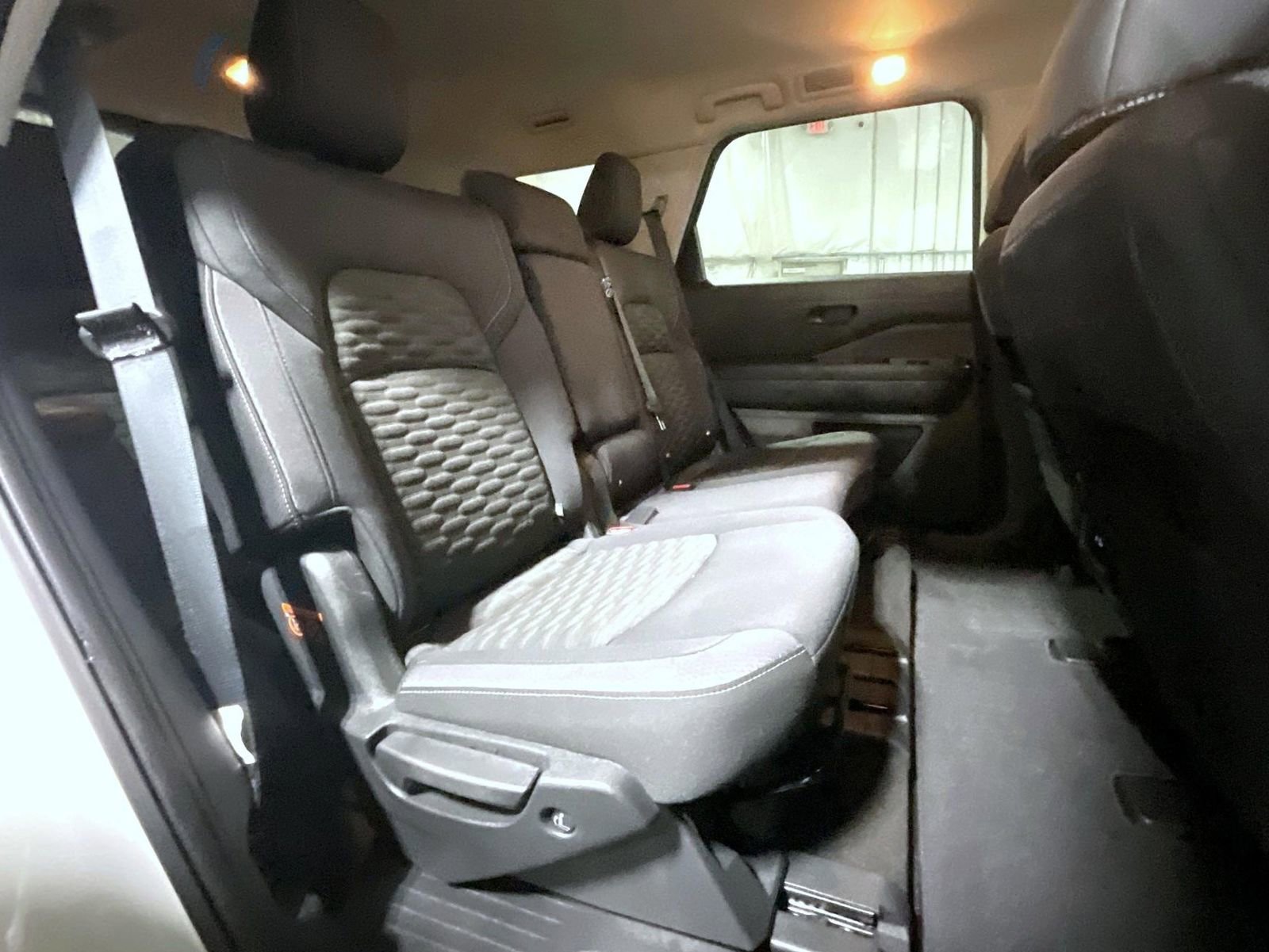 Used 2024 Nissan Pathfinder SV w/ Lighting Package (N92) image 22