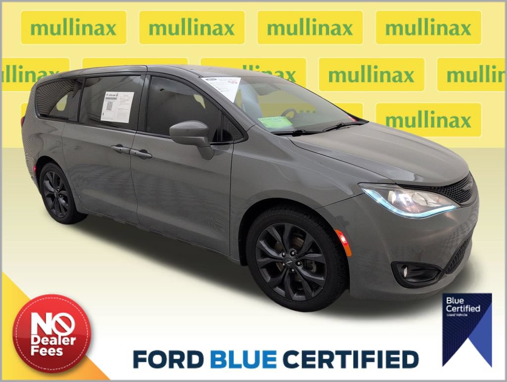Used 2020 Chrysler Pacifica Touring w/ S Appearance Package