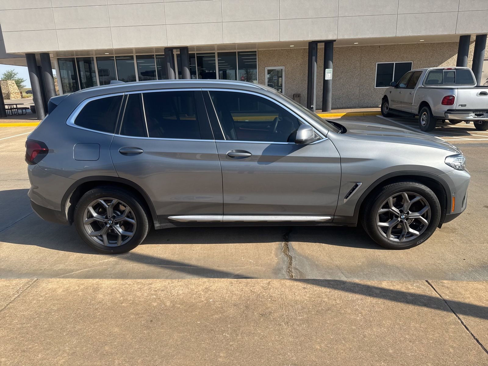 Used 2024 BMW X3 sDrive30i w/ Premium Package image 6