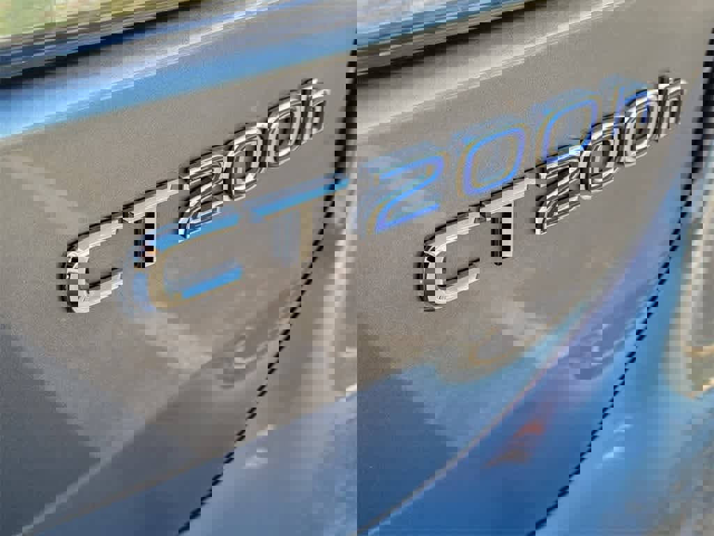 Used 2017 Lexus CT 200h image 6