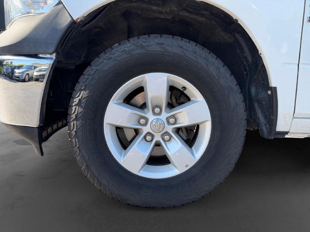 Used 2022 RAM 1500 Classic SLT AWD/4WD image 10