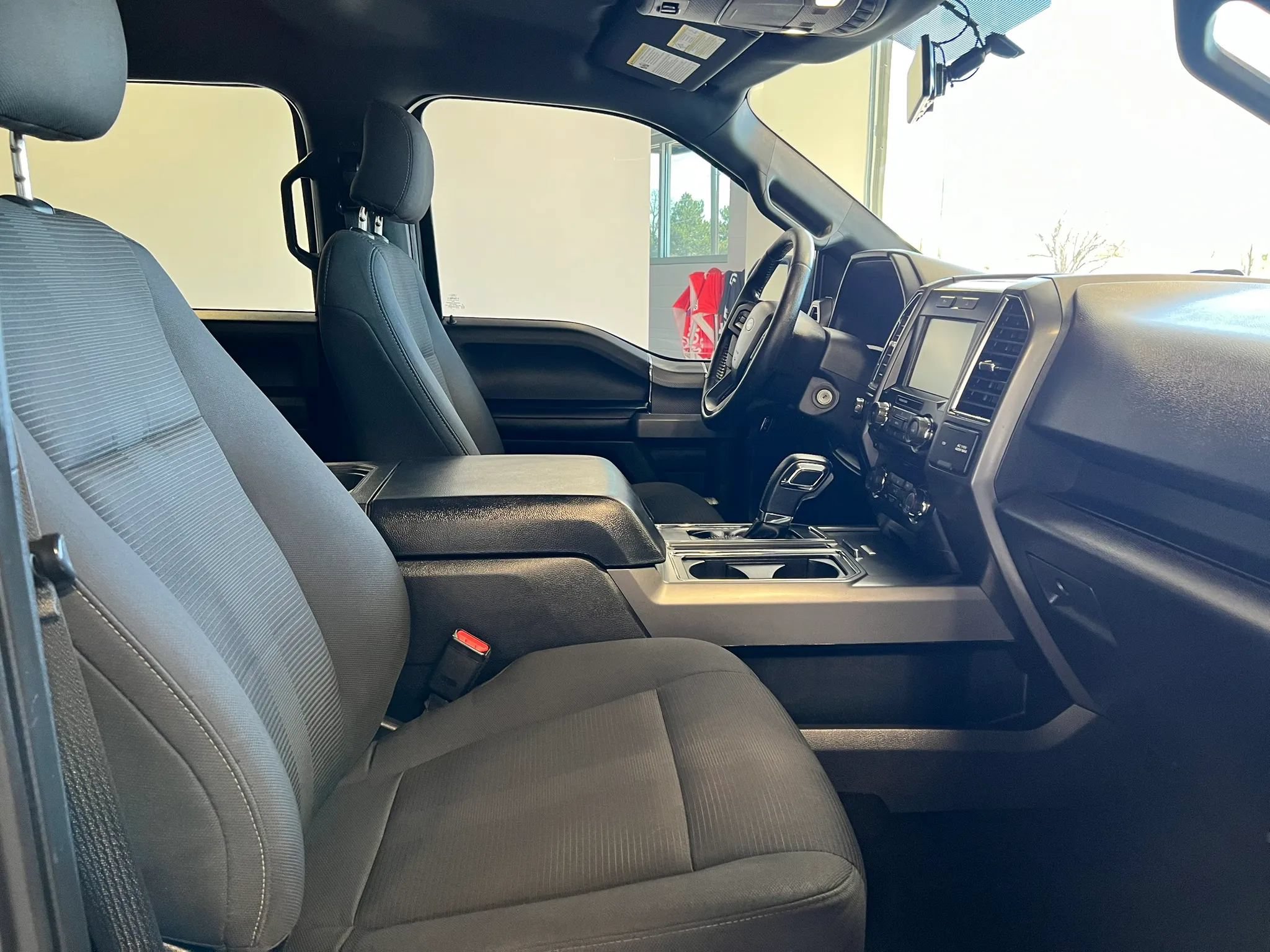Used 2015 Ford F150 XLT w/ Equipment Group 302A Luxury AWD/4WD image 23