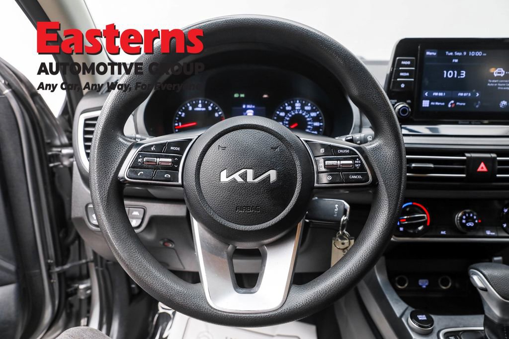 Used 2023 Kia Seltos LX image 10