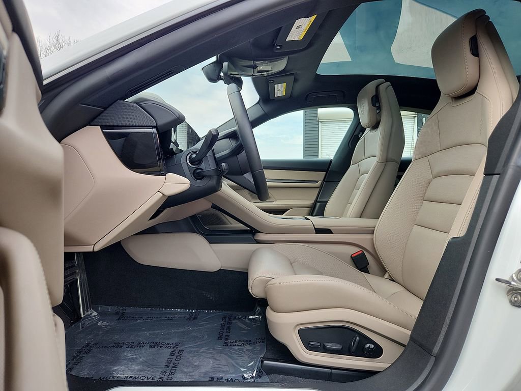 Used 2025 Porsche Taycan image 5
