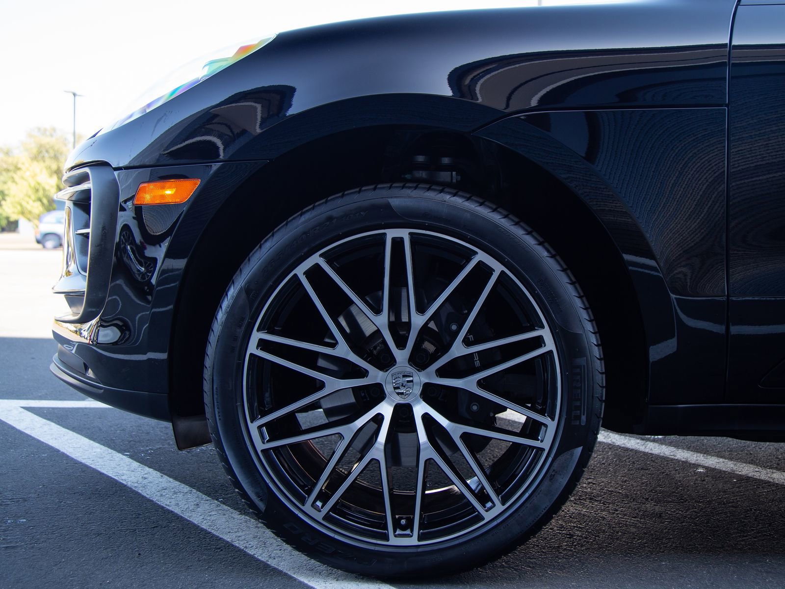 Certified 2025 Porsche Macan AWD/4WD image 11
