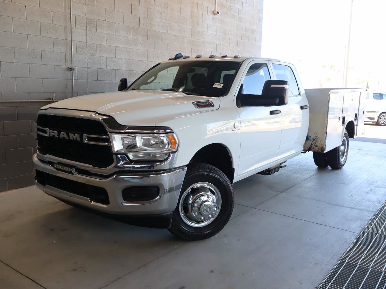 Used 2023 RAM 3500 Tradesman w/ Chrome Appearance Group AWD/4WD image 1