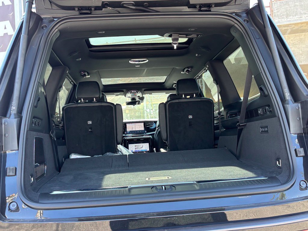 New 2026 Jeep Grand Wagoneer Summit w/ Premium Group III AWD/4WD image 22