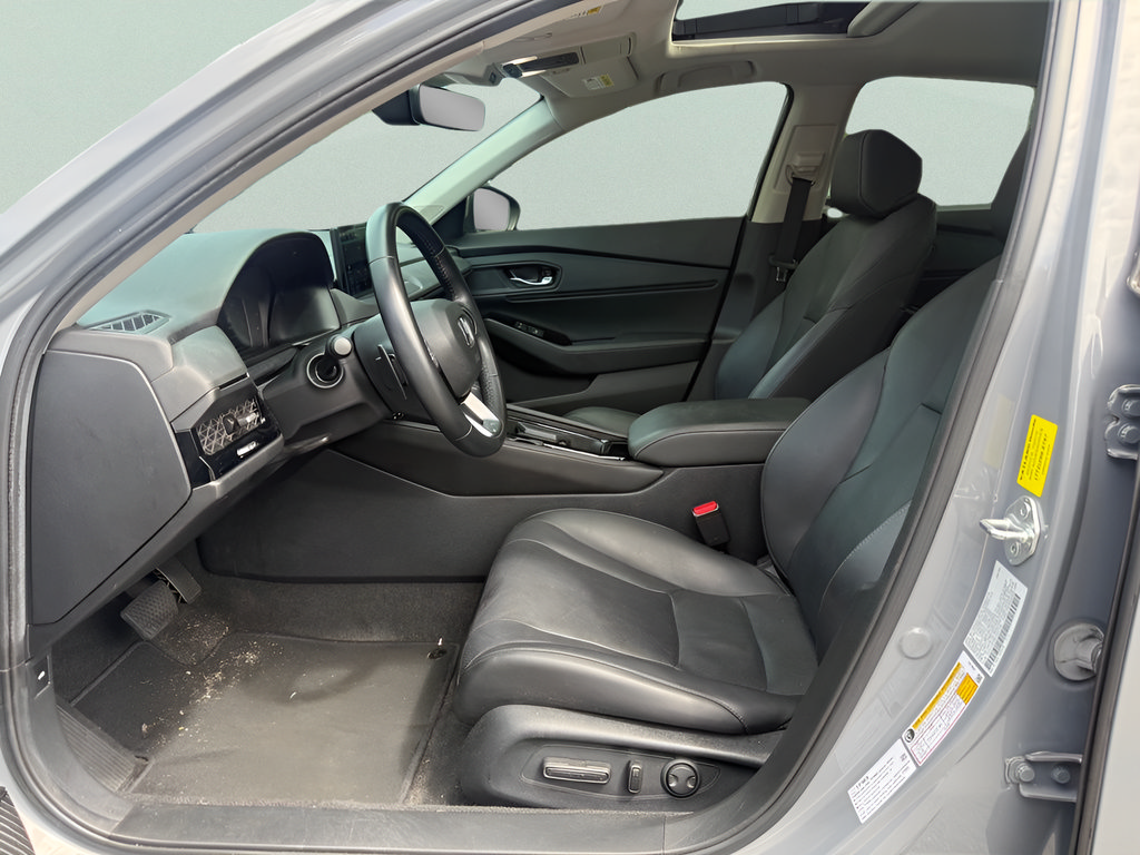 Used 2024 Honda Accord Touring image 9
