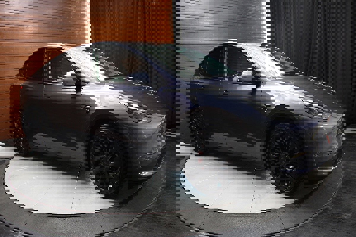 Used 2023 Tesla Model Y Performance image 17