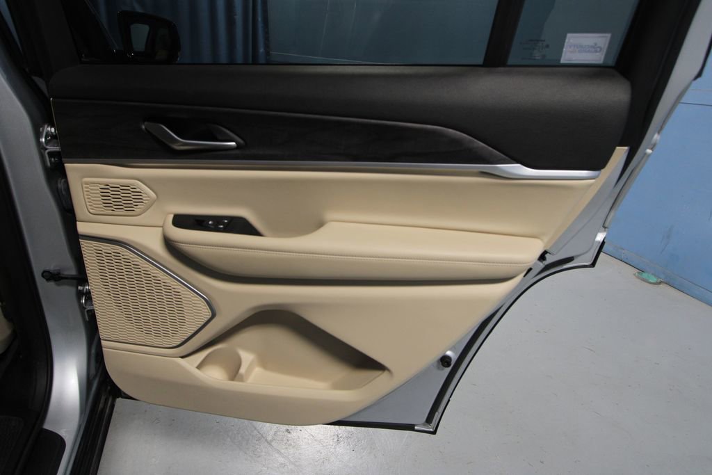 Used 2021 Jeep Grand Cherokee L Limited image 28