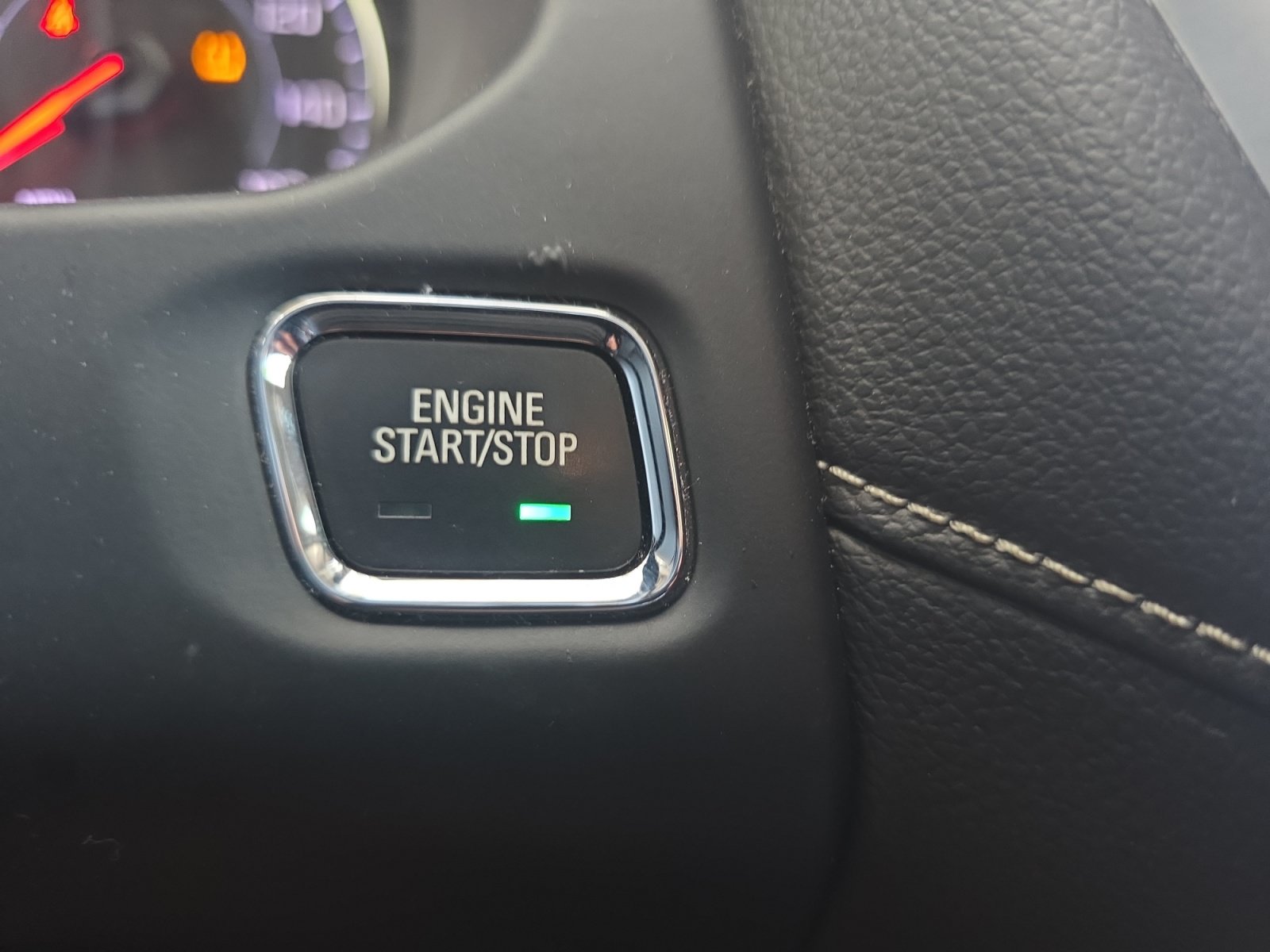 Used 2023 GMC Acadia SLE w/ Driver Convenience Package FWD image 17