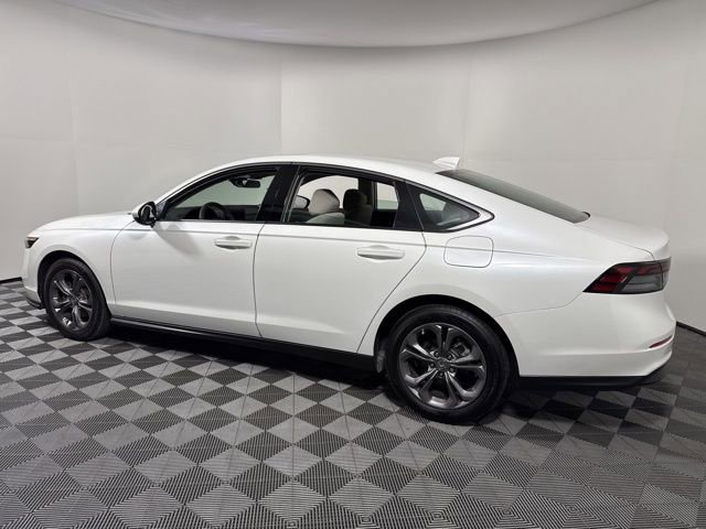 Used 2024 Honda Accord EX image 4