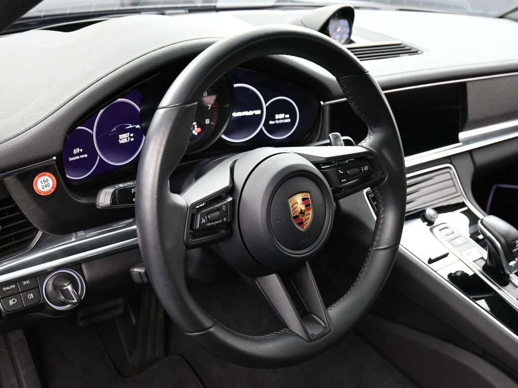 Certified 2022 Porsche Panamera Platinum Edition image 17