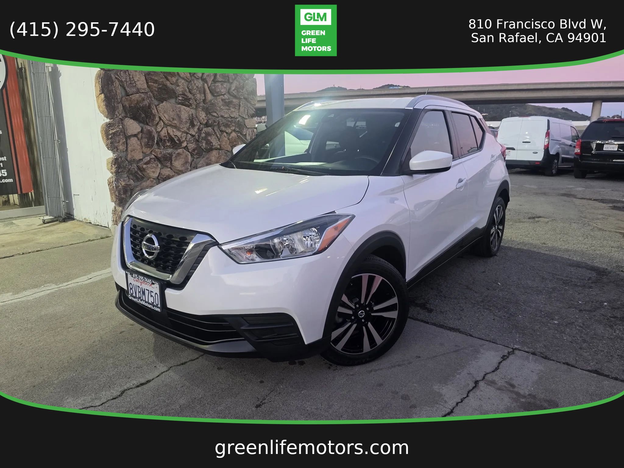 Used 2020 Nissan Kicks SV image 1