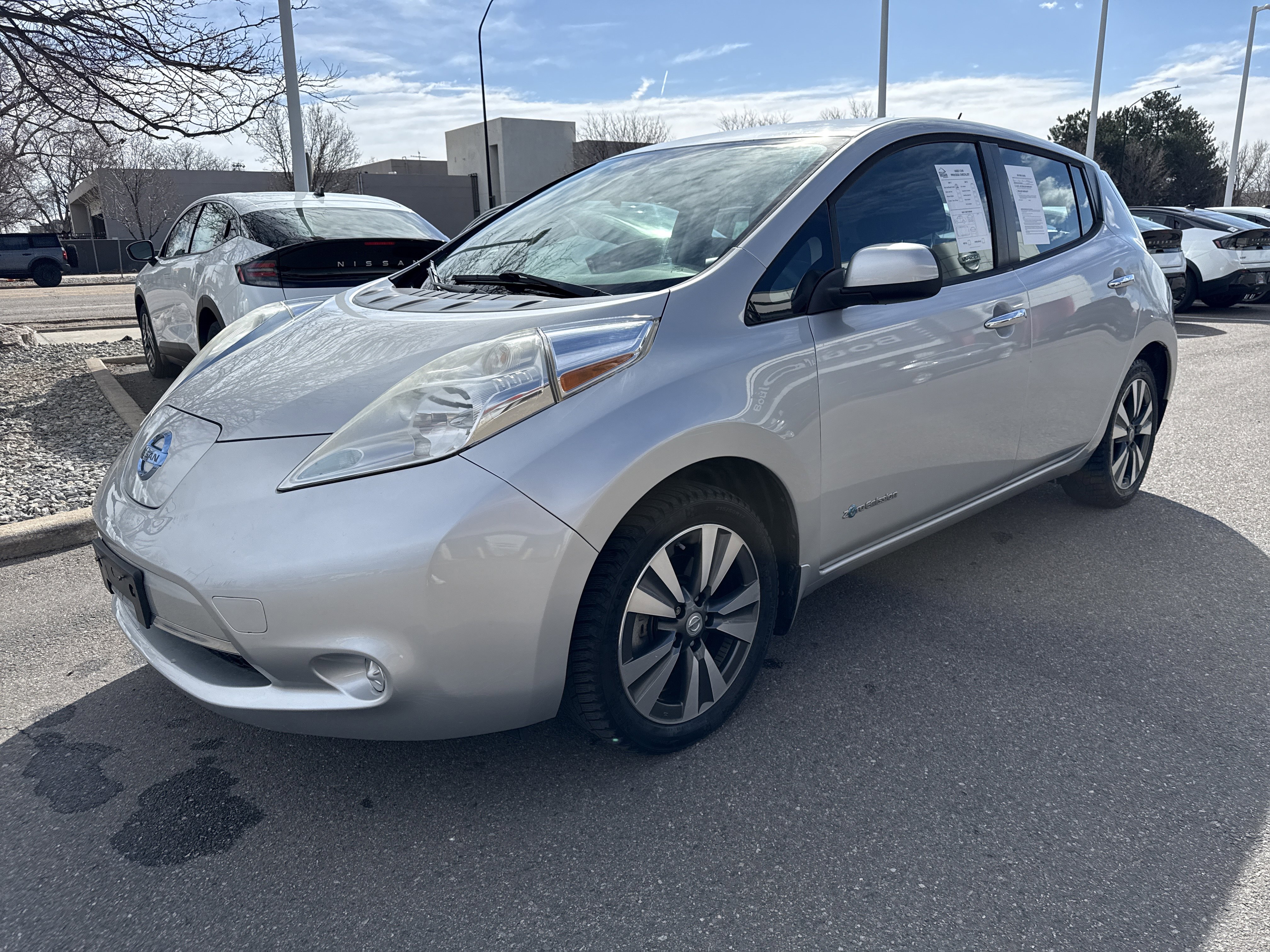 Used 2015 Nissan Leaf SV image 3