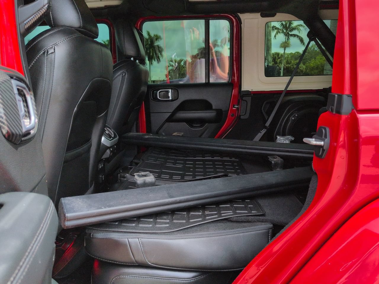 Used 2020 Jeep Wrangler Unlimited Sahara AWD/4WD image 14