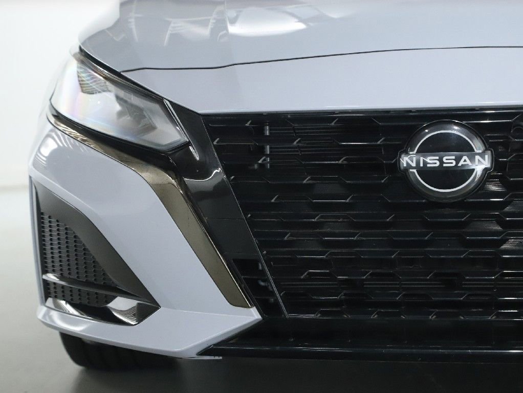 Certified 2023 Nissan Altima 2.5 SR AWD/4WD image 7