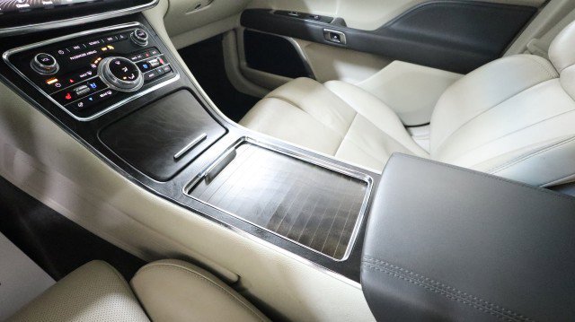 Used 2017 Lincoln Continental Reserve w/ Climate Package image 21